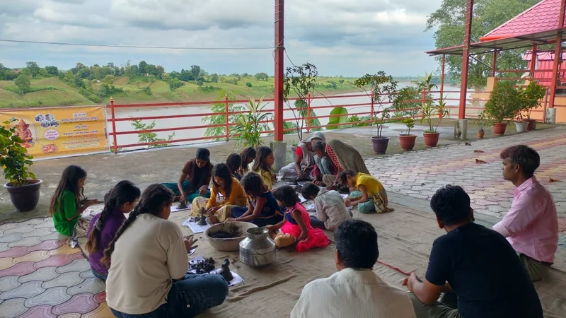 माटी गणेश सिद्ध गणेश अभियान के तहत चांवरपाठा में विकासखंड एवं सेक्टर स्तरीय कार्यशालाएं आयोजित