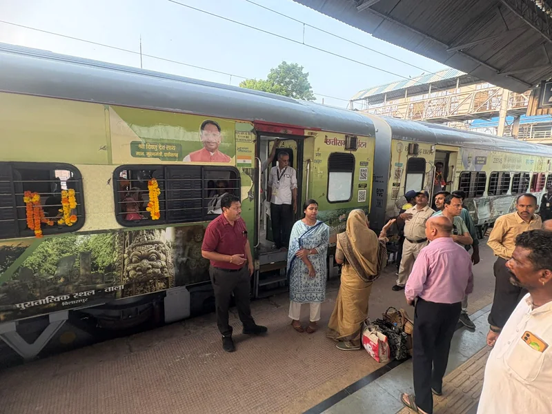 मुख्यमंत्री तीर्थ दर्शन योजना के तहत 150 तीर्थयात्री द्वारका-सोमनाथ यात्रा के लिए रवाना